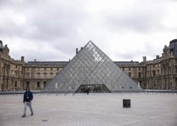 Dëm prej 10 milionë eurosh, arrestohen 9 individë për mashtrim me biletat në Luvër, mes të cilëve dy punonjës të muzeut.