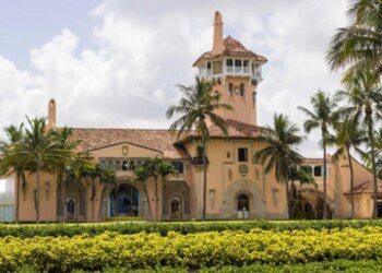 Detajet: Një i ri i armatosur hyri në rezidencën e Trump, duke mbajtur një shishe karburanti, Shërbimi Sekret e shkrep për vdekje.