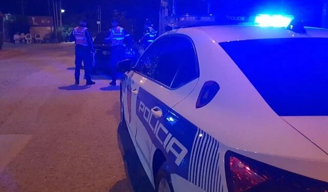 Dytë drejtues mjetesh, të përfshirë në aksidentin fatal të një 7-vjeçari në Tiranë, janë arrestuar nga policia pas arratisjes nga vendngjarja.