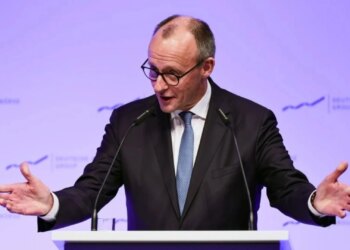 “E vështirë të zgjidhet përmes diplomacisë”, Merz: Konflikti në Ukrainë do të mbyllet kur njëra nga palët të shterojë ushtarakisht dhe ekonomikisht.