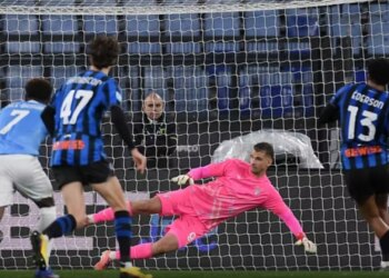 Ederson dhe Zalewski kontribuojnë në fitore të thellë ndaj Lazios, ndërsa Atalanta e Gjimshitit merr triumfin ndaj Comos.