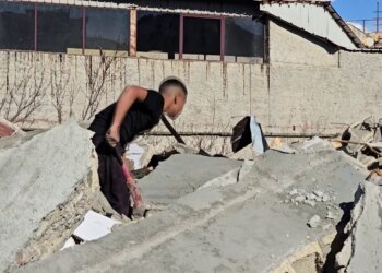 Familjet e të pastrehëve nga shembjet në Durrës kërkojnë zgjidhje pas vendimit për të pastruar kanalin kullues pas përmbytjeve.