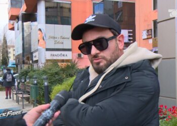 Fiks Fare: “Mundësova tenderin për telefonat në Top Channel”, vazhdon historia e mashtrimeve të Elton Tozajt ndaj biznesve dhe qytetarëve.