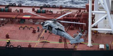 Forcat amerikane konfiskojnë një anije cisternë me flamur panamez në detin Indian, e cila dyshohet se është e lidhur me Iranin dhe Rusinë.