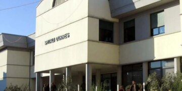 Foshnja vdiq pas lindjes në Durrës/ Detajet zbardhen, fetusi kishte probleme me rrahjet e zemrës dhe mjeku…