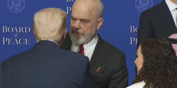 Foto-galeri: Shqipëria anëtare e Bordit të Paqes, Rama diskuton me Trump pas përfundimit të takimit, Osmani gjithashtu merr pjesë.