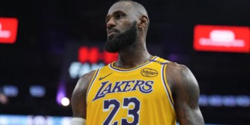 Fundi i epokës së LeBron James në NBA, pas 21 vitesh mes më të mirëve.