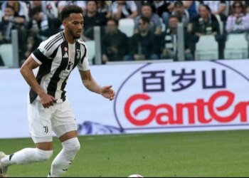 Fyerje raciale për Kelly në platforma sociale: Pranoj kritikat, por jo këtë…