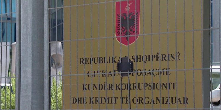 GJKKO në stil amerikan: Tenderi për mobilimin e Gjykatës së Posaçme hapet, zbardhen detajet mbi ndryshimet në ambiente.