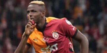 Galatasaray, Osimhen përballë dëmtimit dhe çështjeve financiare; rreziku për të mos qenë i pranishëm në ndeshjen me Juventusin.