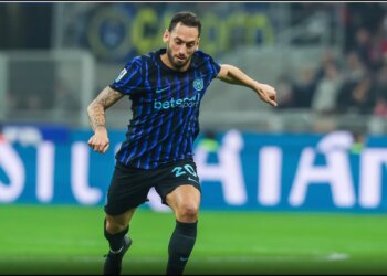 Galatasaray dhe tregu i transferimeve, zv/presidenti i klubit pohon: Calhanoglu do të jetë pjesë e skuadrës, Osimhen ka vlerë 150 milionë euro.