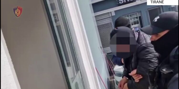 Gjykata e Lartë pezullon ekstradimin drejt Australisë, rikthen për gjykim rastin e një 42-vjeçari shqiptar të akuzuar për trafikimin e mbi 1300 kilogramë drogë.