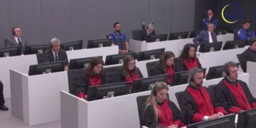 Gjykata e krijuar nga vetë Kosova, ku po gjykohen katër ish-drejtues të UÇK-së, u themelua nga Kuvendi i vendit.