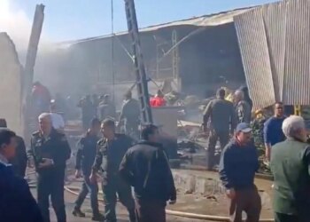 Helikopter ushtarak shpallet i rrëzuar në një treg në Iran, katër persona humbin jetën