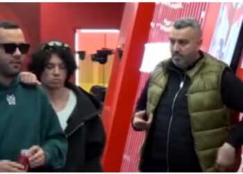 “Ferr do ta bëj shtëpinë, bastard”/ Stenaldo shpërthen keq ndaj Rogertit: I padenjë për