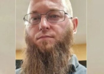 “Identifikova përgjuesin, por vendosa të mos e prekje”/ TCH zbulon dëshminë e detektives private pas inspektimit në shtëpinë e shumëkërkuarit Erjon Llapushi.