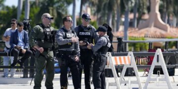 Identiteti i viktimës që u qëllua për vdekje nga Shërbimi Sekret i SHBA është zbuluar; ai iu afrua rezidencës së Trump me armë. Familja e tij kishte raportuar për humbjen e tij.