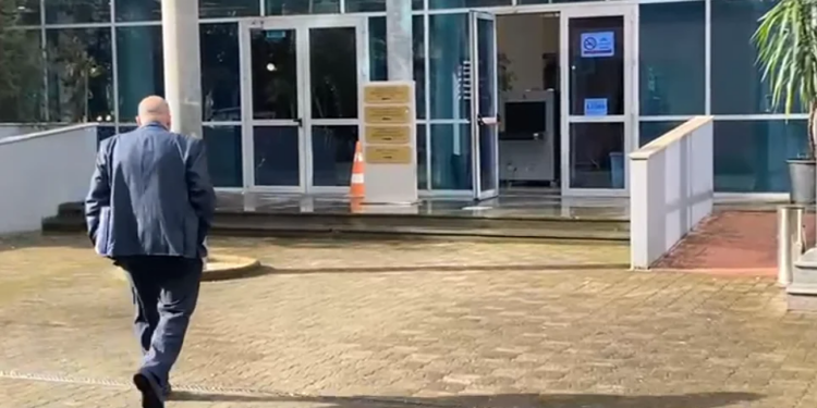 Ish-drejtori i Institucioneve të Ekzekutimit të Vendimeve Penale, Agim Ismaili, paraqitet përpara SPAK-ut.