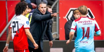 Ish-ikona holandeze sugjeron emrin e trajnerit të ri për Manchester United: Ish-kapiteni i Arsenalit është alternativa e duhur.