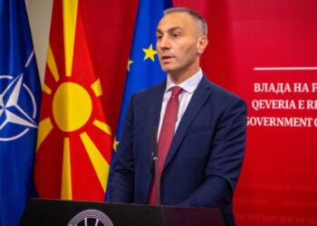 Ish-zëvendëskryeministri i parë shqiptar i Maqedonisë së Veriut, i shpallur në kërkim për shpërdorim detyre, dorëzohet në polici.