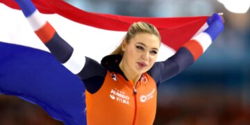 Jutta Leerdam, ankand i riashikuar, tuta e medaljes së artë për ‘Milano Cortina 2026’ shitet mbi 7 mijë euro.