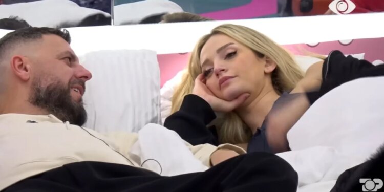 “Ke filluar të më njohësh?” Selin pyet Mirin për “Kutinë e Pandorës” dhe e pyet nëse e ka mërzitur.