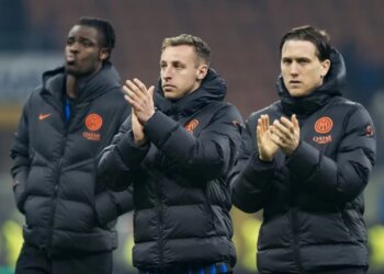 Kërkimi i Scudetto dhe përparimi në Ligën e Kampionëve: një sfidë e vështirë për futbollin italian