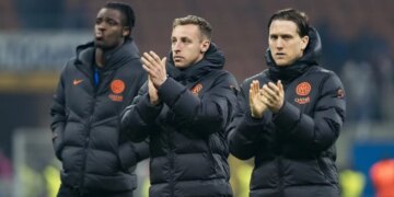 Kërkimi i Scudetto dhe përparimi në Ligën e Kampionëve: një sfidë e vështirë për futbollin italian