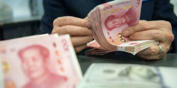 Kina “nuk rri më në hije”: CNN zbulon strategjinë për të sfiduar dominimin e dollarit.