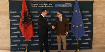 Kreu i SPAK, Klodian Braho, në Hagë takon presidentin e Eurojust: Vëmendje e veçantë mbi luftën kundër krimit të organizuar.