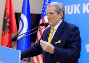 “Kryengritja paqësore vazhdon”, Berisha: Më 10 shkurt urdhri ishte ‘arrestoni të rinjtë’, por protestën tjetër…