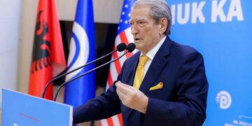 “Kryengritja paqësore vazhdon”, Berisha: Më 10 shkurt urdhri ishte ‘arrestoni të rinjtë’, por protestën tjetër…