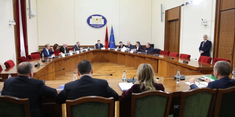 LIVE/ Diskutimet e mbyllura në Këshillin e Mandateve për Ballukun, SPAK: Prova për kërcënimin e dëshmitarëve janë të pranishme