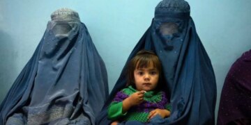 “Lejohet të godasësh gruan”/ Rregullat e reja të Talebanëve në Afganistan: Ndalohet thyerja e kockave.