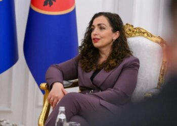 Lëvizja Vetëvendosje paraqet propozimin për Albin Kurtin në krye të qeverisë, duke e dorëzuar kërkesën te presidente Osmani.