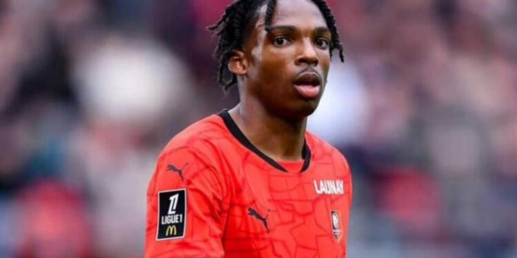 Liverpool merr në ekip Jeremy Jacquet, i cilësuar si ‘Varane’ i ri, për 70 milion euro.