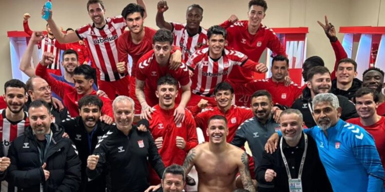 Manaj dhe Et’hemi, me paraqitje të shquar, përfshihen në formacionin e javës në futbollin turk për shkak të golave dhe asistëve të tyre.