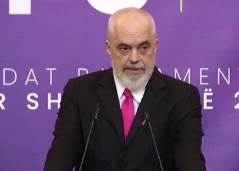 Mbledhja e grupit parlamentar të PS, Rama: Po përballemi me një udhëkryq të ri, duhet ta kalojmë këtë provim dhe të vazhdojmë drejt integrimit në BE.