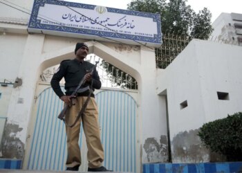 Më shumë se 100 viktima në Pakistan, Ushtria Çlirimtare e Baloçistanit merr përgjegjësinë për sulmet.