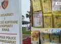 Më shumë se 26 mijë euro konfiskohen në Rinas, dy individë nën hetim për mosdeklarim të parave.