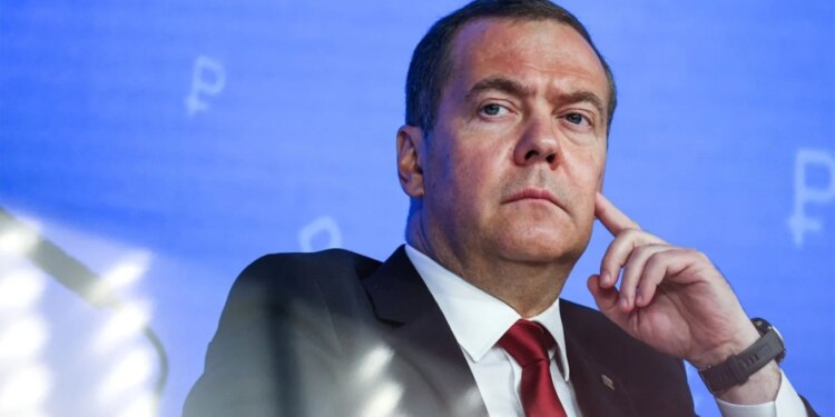 Medvedev mbi sulmin e përbashkët të SHBA-së dhe Izraelit ndaj Iranit: ‘Paqebërësi’ Trump zbuloi sërish natyrën e tij të vërtetë