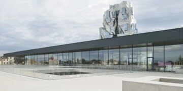 Memoriali i Gjergj Fishtës në Lezhë: Ministri Gonxhja reagon ndaj kronikës së TCH, duke deklaruar se do të shndërrohet në një qendër ndërkombëtare arti.