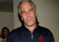 “Mësova për ekzistencën e një djali”/ Rasti i ri i Jeffrey Epstein, publikohet fëmija i maskuar i ish-financierit amerikan