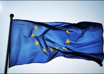 Milano-Cortina 2026: Një djalë 12-vjeçar i merret flamuri i BE-së, organizatorët shprehin kërkesa për falje