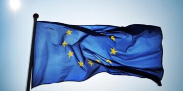 Milano-Cortina 2026: Një djalë 12-vjeçar i merret flamuri i BE-së, organizatorët shprehin kërkesa për falje