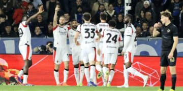 Modriç nderon Milanin, kuqezinjtë e mposhtin Pisan me 10 lojtarë dhe ‘kanë vënë para’ Interin.