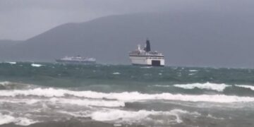 Mot i keq, anulohen nisjet e trageteve nga Durrësi për në Bari