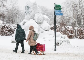 Moti i lig vazhdon në Gjermani, aeroporti i Berlinit mbyllet për shkak të ngricave.