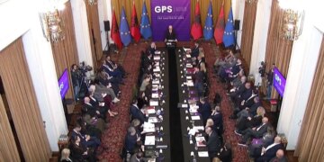 "Na dhanë shpatën, tani kërkojnë kokat tona", Rama lidhur me SPAK: Drejtësia nuk është as e paanshme as profesionale, por ngjan me qeverinë e '92.