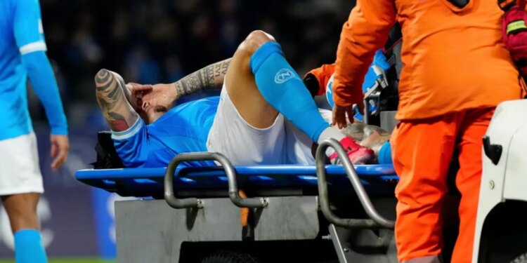 Napoli gëzon një moment lehtësimi; Di Lorenzo nuk ka pësuar dëmtim të ligamenteve.